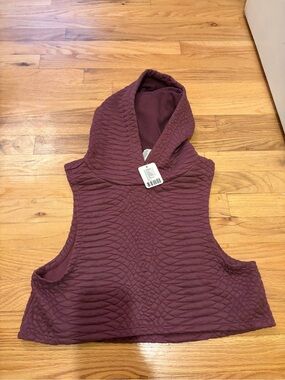 New with tags Free PeopleSleeveless Hooded Crop Top